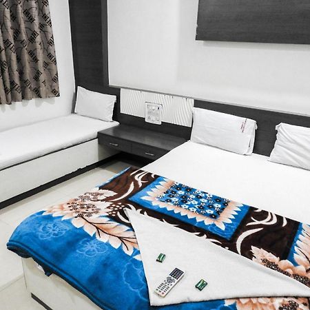 Hotel Shri Sai Darshan Shirdi Ngoại thất bức ảnh