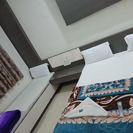 Hotel Shri Sai Darshan Shirdi Ngoại thất bức ảnh