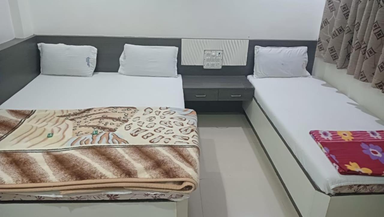 Hotel Shri Sai Darshan Shirdi Ngoại thất bức ảnh