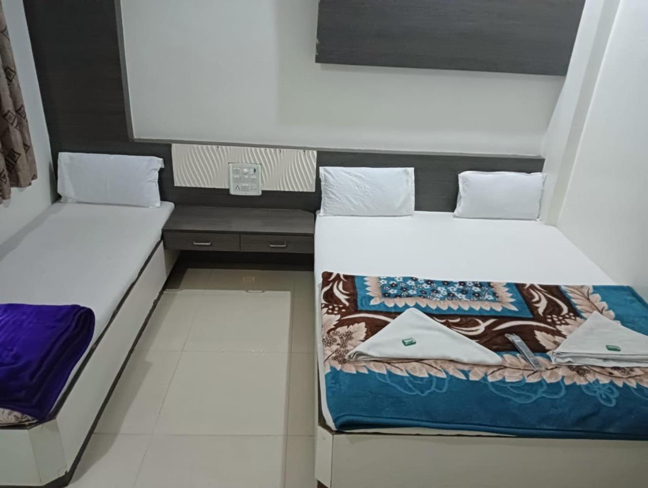 Hotel Shri Sai Darshan Shirdi Ngoại thất bức ảnh
