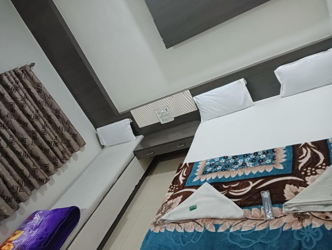 Hotel Shri Sai Darshan Shirdi Ngoại thất bức ảnh