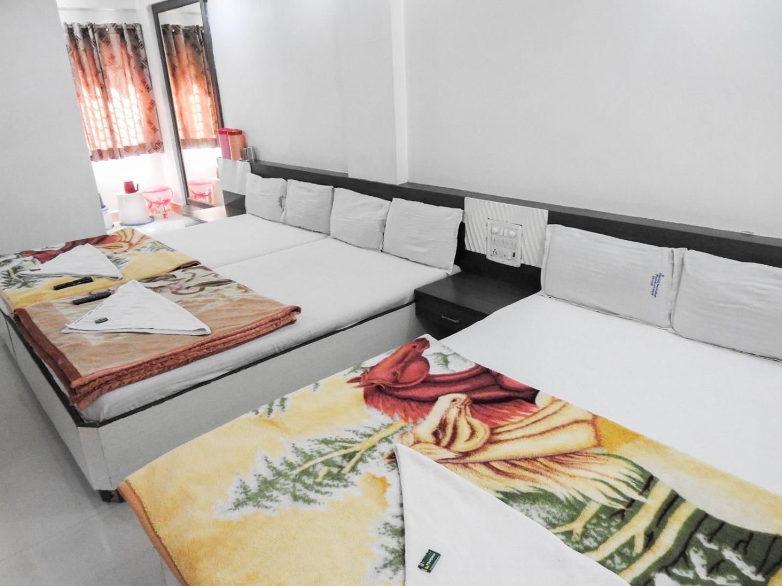 Hotel Shri Sai Darshan Shirdi Ngoại thất bức ảnh